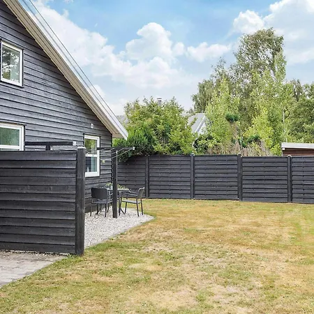 5 Star In Vaeggerlose Bøtø By